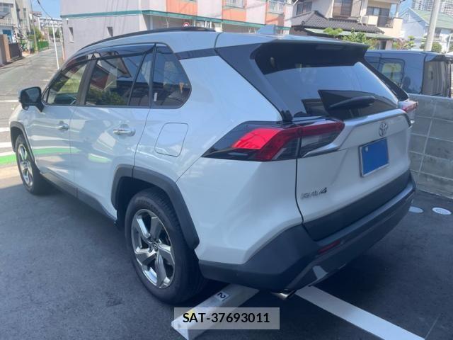 Toyota RAV4 2019-06 8628629-3