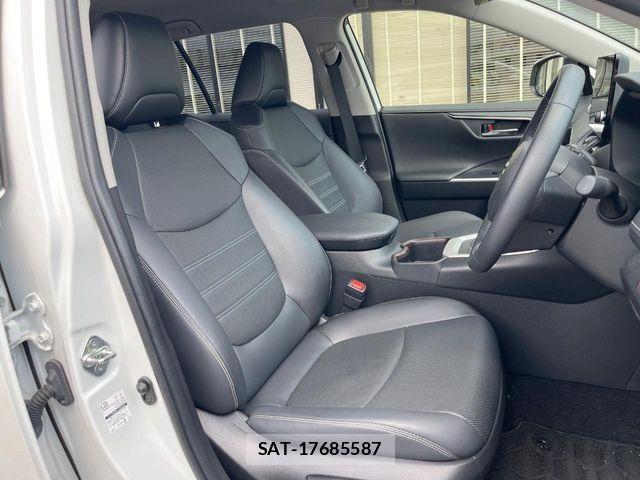 Toyota RAV4 2023-10 8628616-11