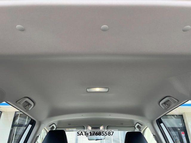 Toyota RAV4 2023-10 8628616-13