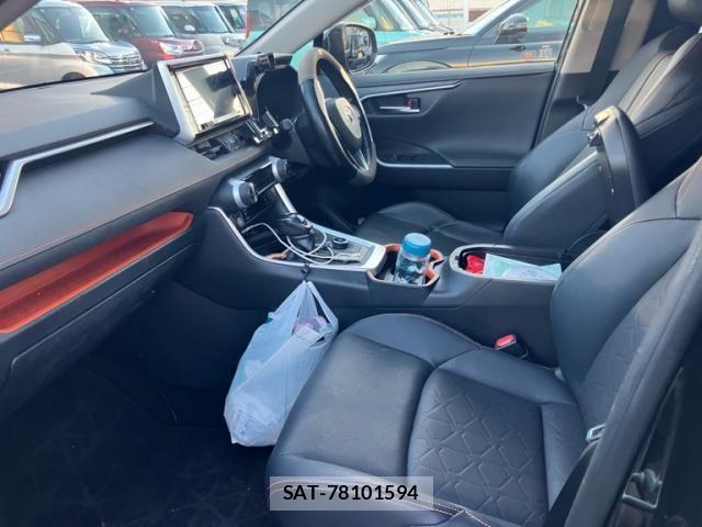 Toyota RAV4 2019-09 8628631-10