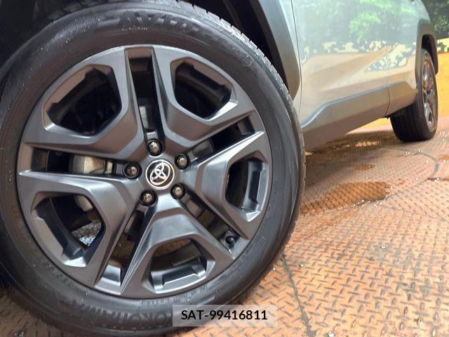 Toyota RAV4 2025-02 8628612-13