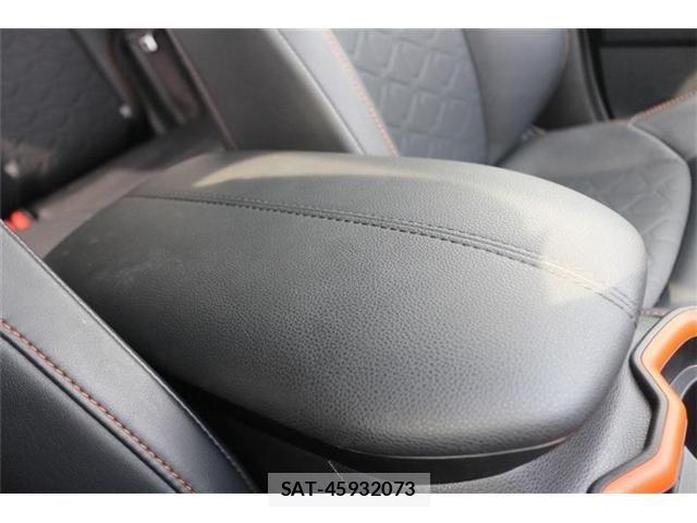Toyota RAV4 2019-04 8628625-17