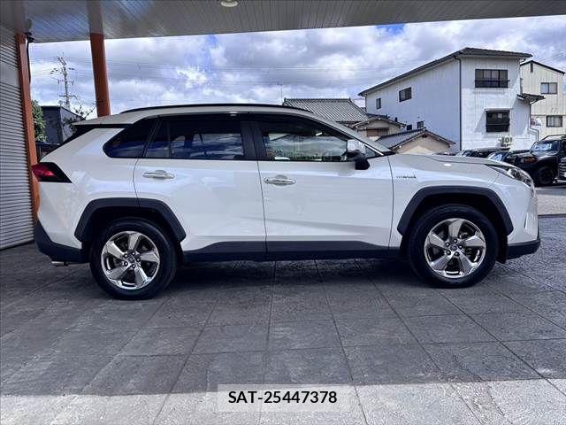 Toyota RAV4 2019-07 8628628-9