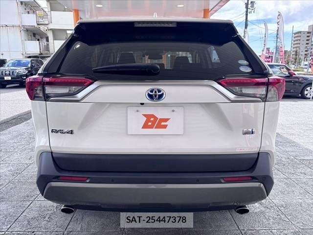 Toyota RAV4 2019-07 8628628-12