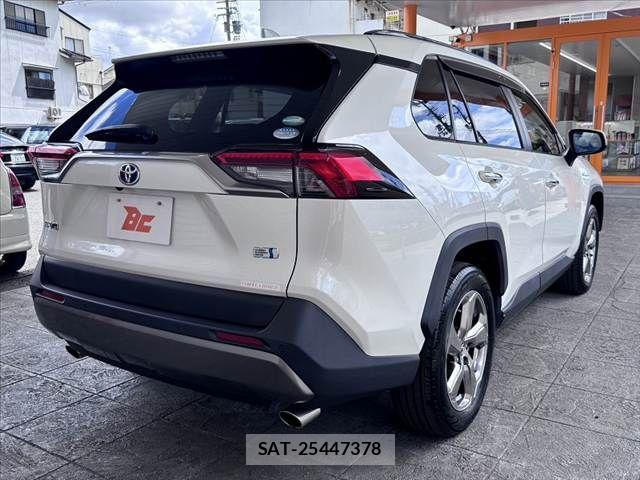 Toyota RAV4 2019-07 8628628-13