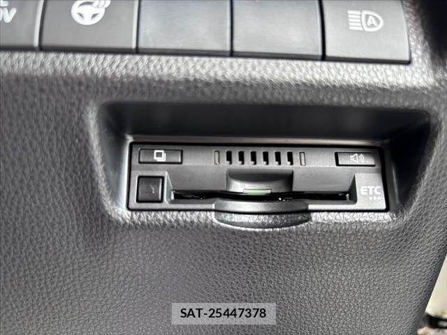 Toyota RAV4 2019-07 8628628-23