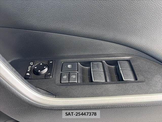 Toyota RAV4 2019-07 8628628-27