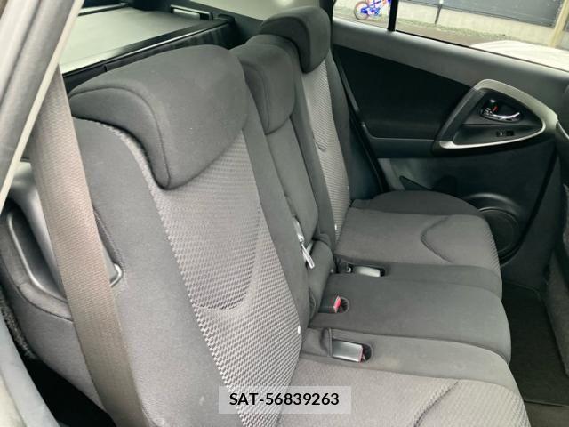 Toyota RAV4 2010-08 8661241-13