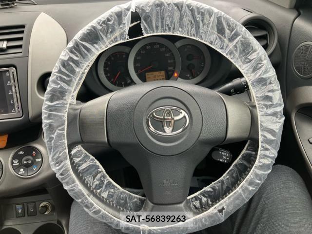 Toyota RAV4 2010-08 8661241-14