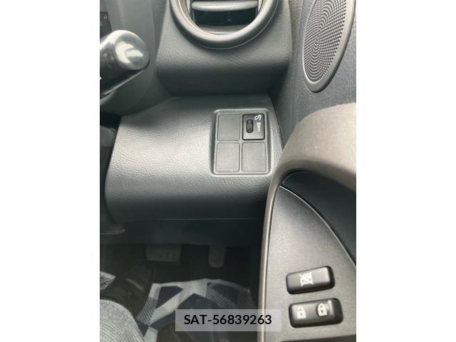 Toyota RAV4 2010-08 8661241-17