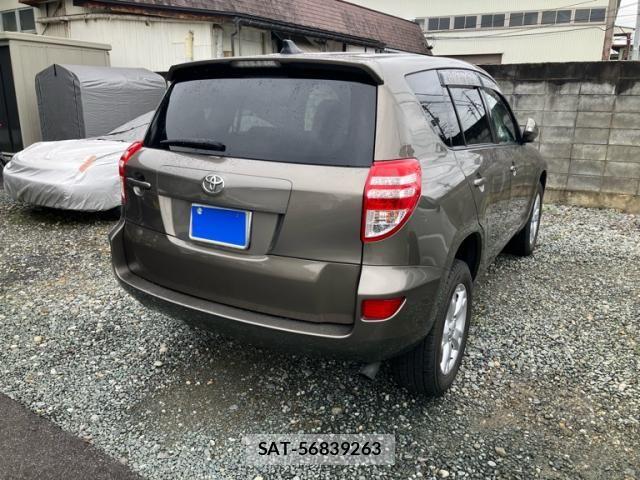 Toyota RAV4 2010-08 8661241-2