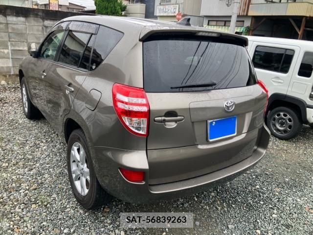Toyota RAV4 2010-08 8661241-3