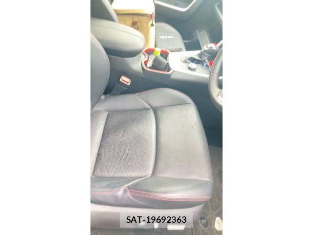 Toyota RAV4 2021-04 8661243-12