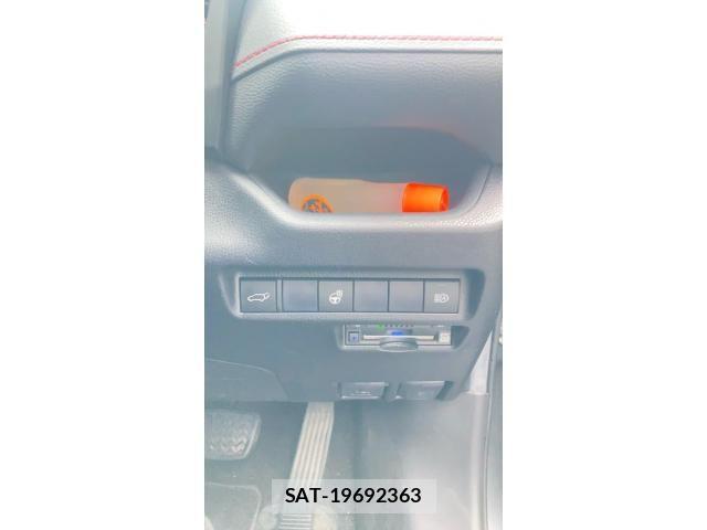 Toyota RAV4 2021-04 8661243-16