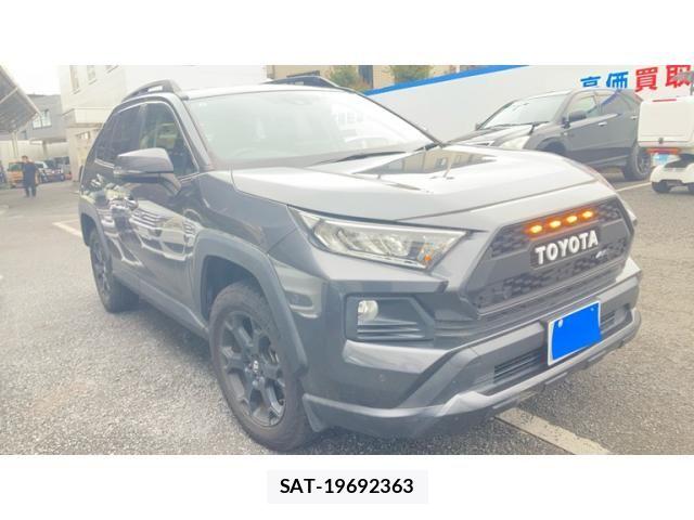 Toyota RAV4 2021-04 8661243-1