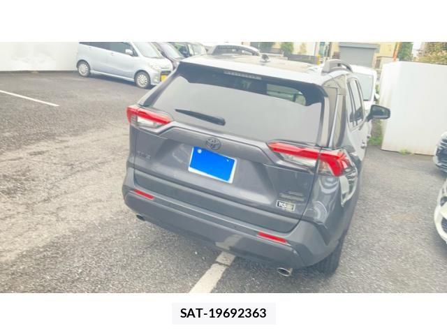 Toyota RAV4 2021-04 8661243-3