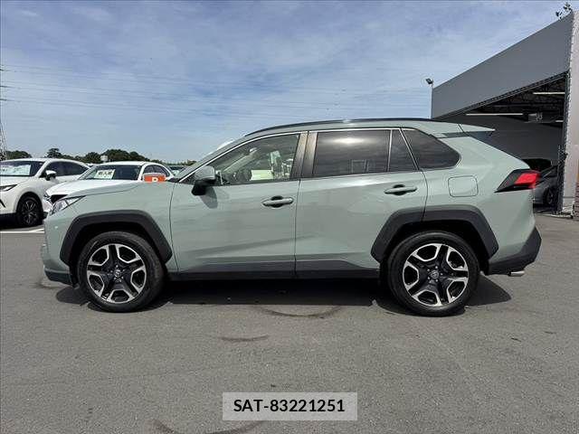Toyota RAV4 2021-06 8666812-10