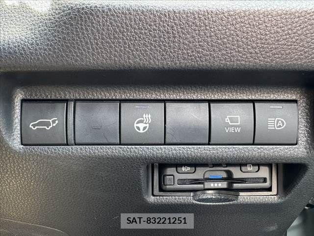 Toyota RAV4 2021-06 8666812-23