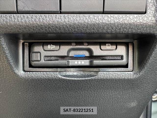 Toyota RAV4 2021-06 8666812-24