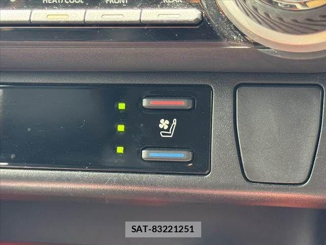 Toyota RAV4 2021-06 8666812-28