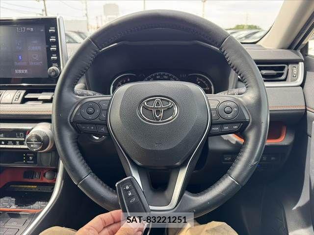 Toyota RAV4 2021-06 8666812-6