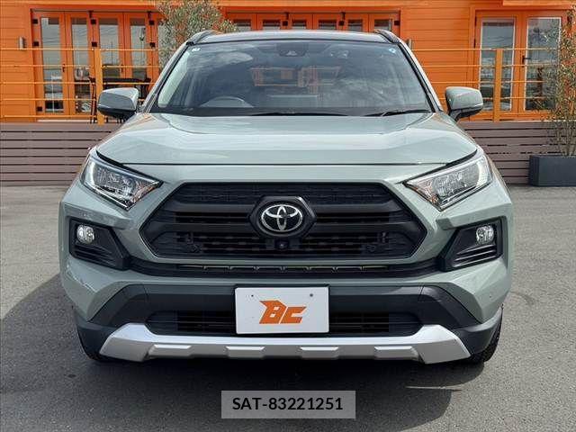 Toyota RAV4 2021-06 8666812-8
