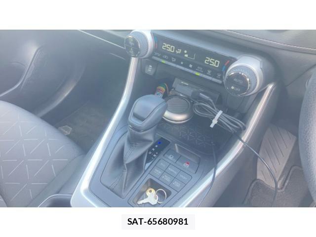Toyota RAV4 2021-10 8661242-25