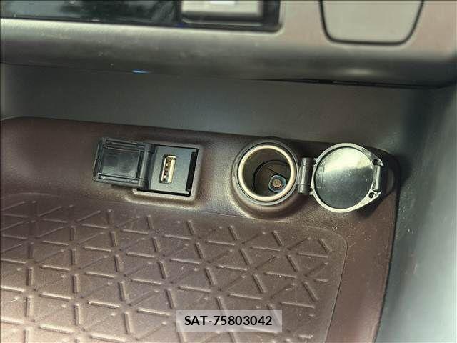 Toyota RAV4 2021-09 8661238-16