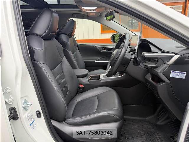 Toyota RAV4 2021-09 8661238-8