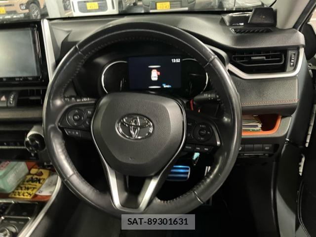 Toyota RAV4 2019-06 8661240-14