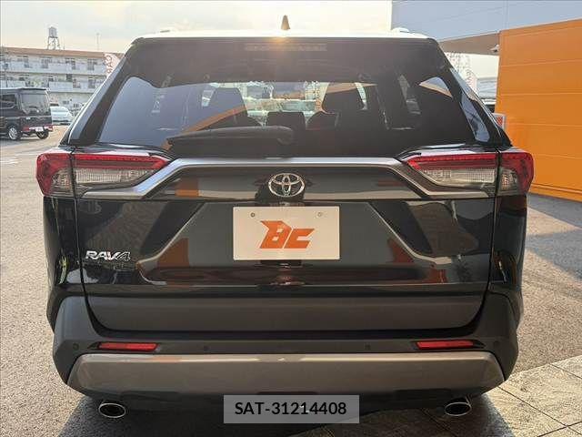 Toyota RAV4 2019-11 8666818-13