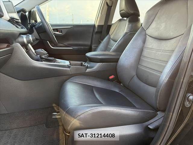 Toyota RAV4 2019-11 8666818-16