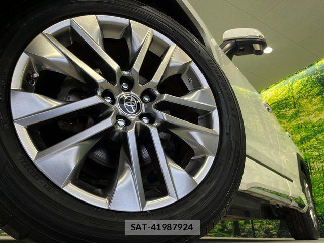 Toyota RAV4 2019-11 8666813-12