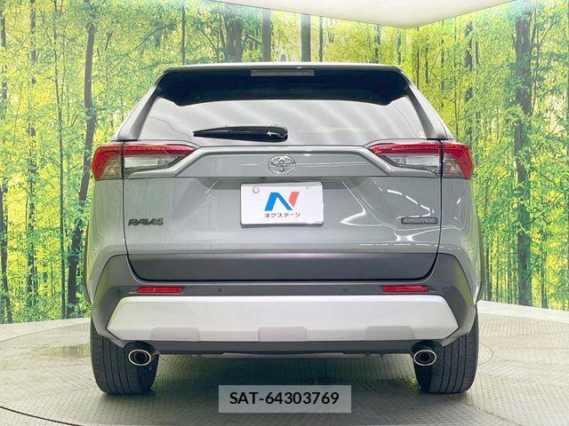 Toyota RAV4 2021-05 8686424-14