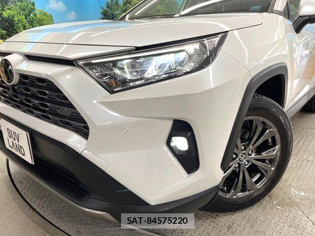 Toyota RAV4 2023-01 8686422-11