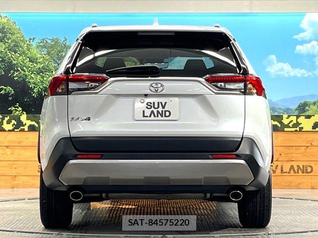 Toyota RAV4 2023-01 8686422-14