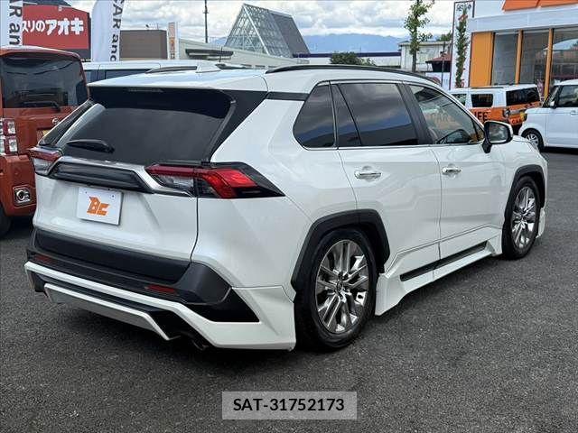 Toyota RAV4 2021-09 8686421-12