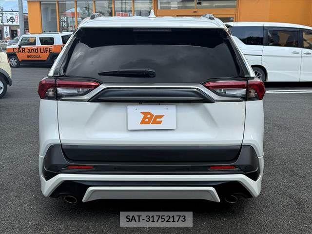 Toyota RAV4 2021-09 8686421-13