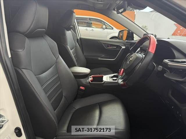 Toyota RAV4 2021-09 8686421-15