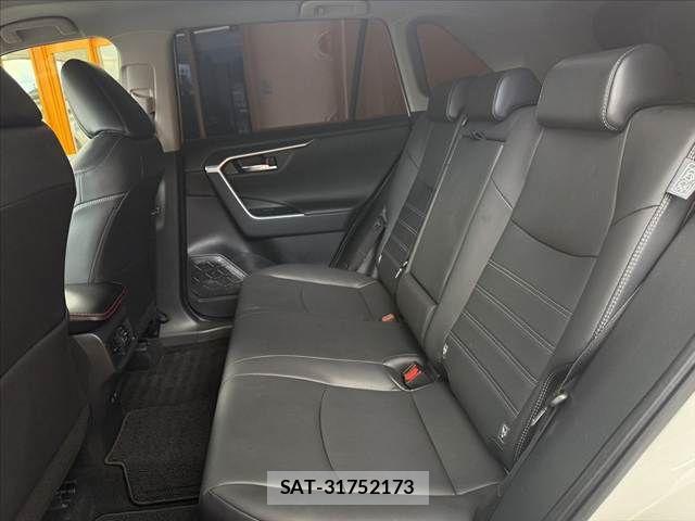 Toyota RAV4 2021-09 8686421-17