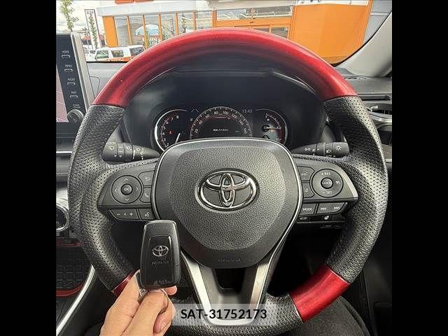 Toyota RAV4 2021-09 8686421-2