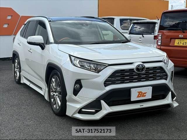 Toyota RAV4 2021-09 8686421-7