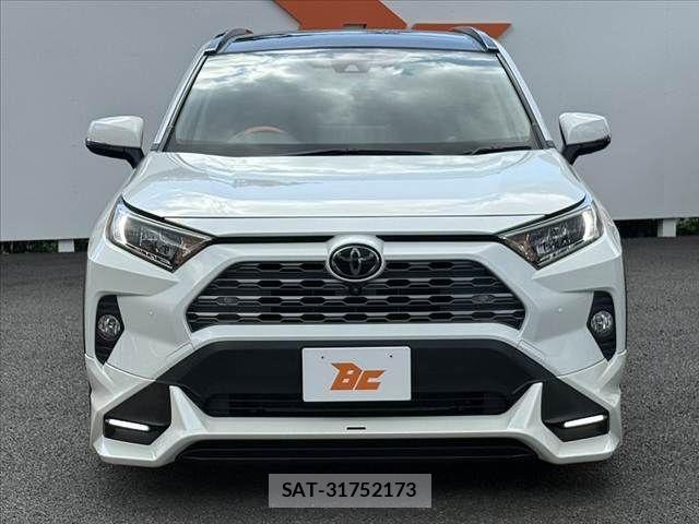 Toyota RAV4 2021-09 8686421-8