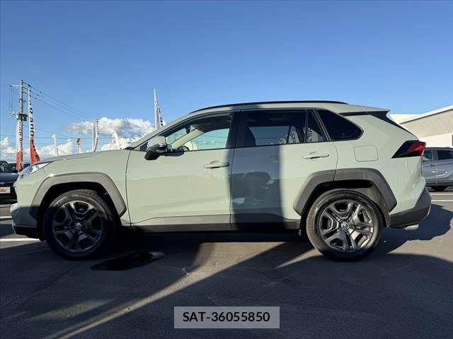 Toyota RAV4 2023-09 8686418-10