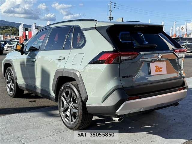 Toyota RAV4 2023-09 8686418-14