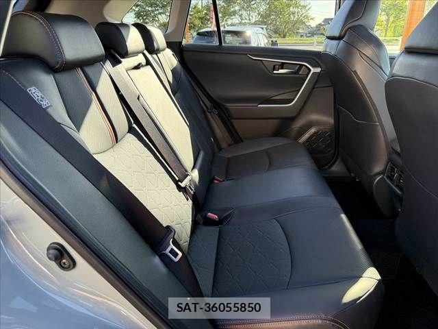 Toyota RAV4 2023-09 8686418-17
