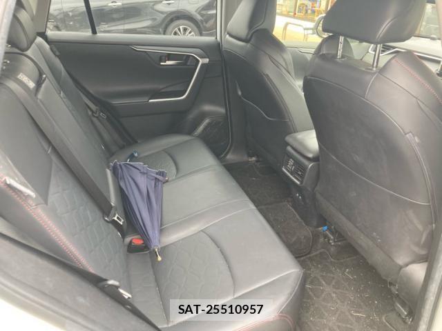 Toyota RAV4 2021-06 8686429-15