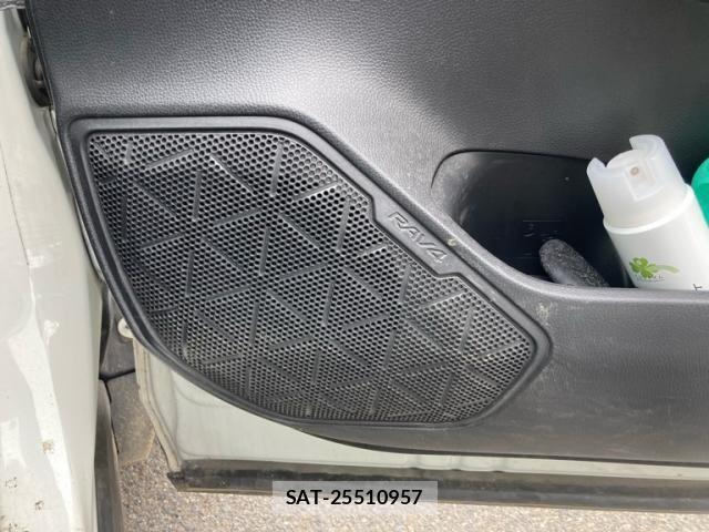 Toyota RAV4 2021-06 8686429-21