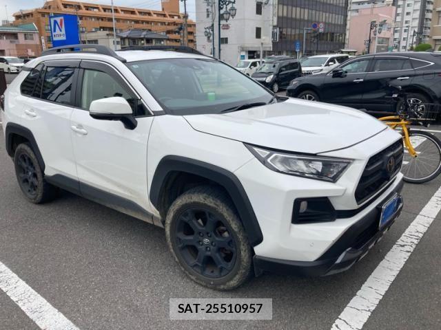 Toyota RAV4 2021-06 8686429-2