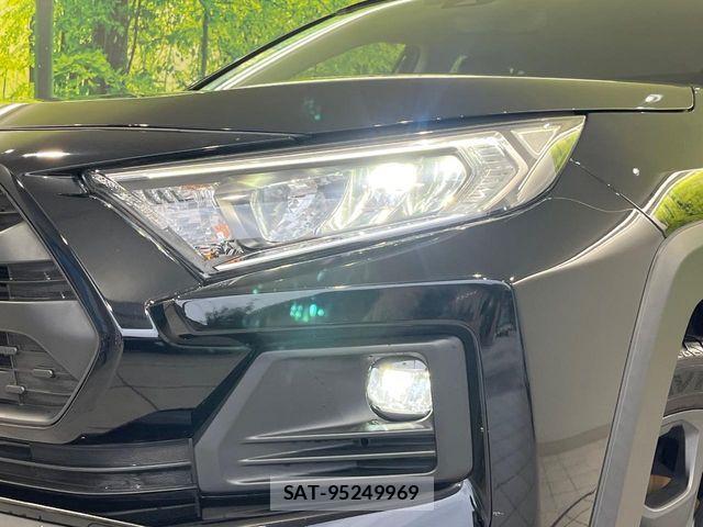 Toyota RAV4 2023-12 8745481-11
